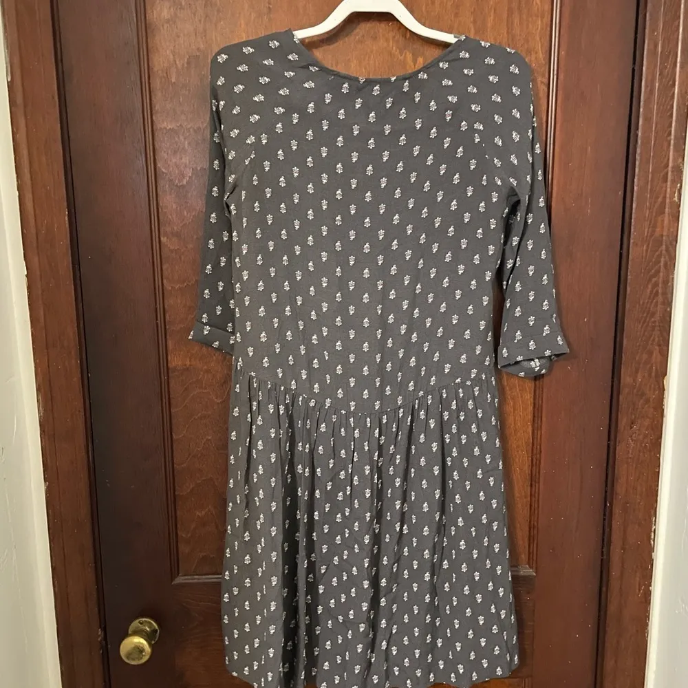 Garnet Hill Bohemian Pocket Detail Dress Gray Floral  Drop Waist Size 6 - Image 3