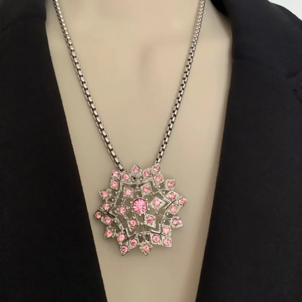 NWOT Vintage  Bright Pink Gemstone and Silver Sparkling Burst Brooch - Image 4