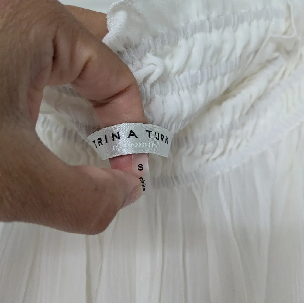 Trina Turk Silk Blend Off Shoulder Top Sz S - Image 5