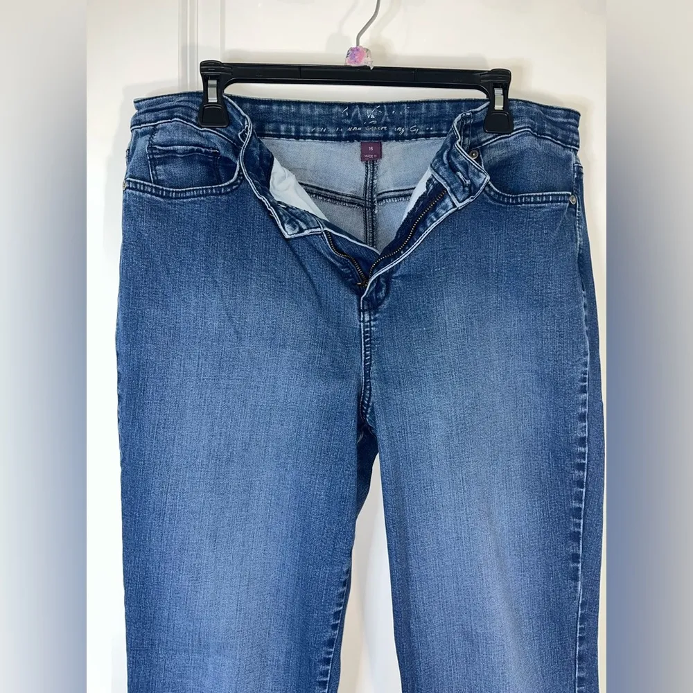 Gloria Vanderbilt Blue Wash Denim Rail Straight Leg All Around Slim Jeans Sz 16 - Image 8