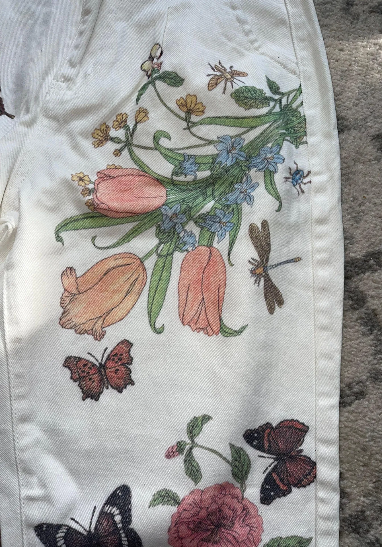 Women Floral painted mom Jeans - Image 4
