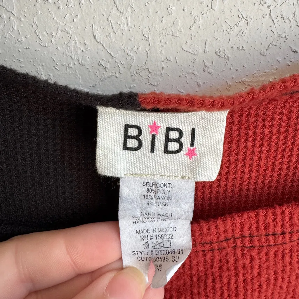 BiBi Red Black Colorblock Small Waffled Knit Sweater Women M Fall Oversized Cozy Size M - Image 4