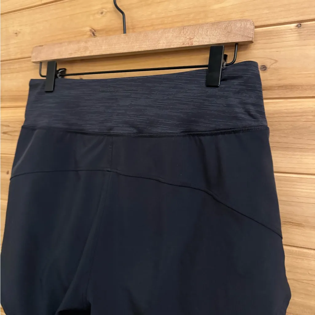 Outdoor Voices Size Medium Hudson Mid Rise 4” Inseam Workout Hiking Shorts - Image 6