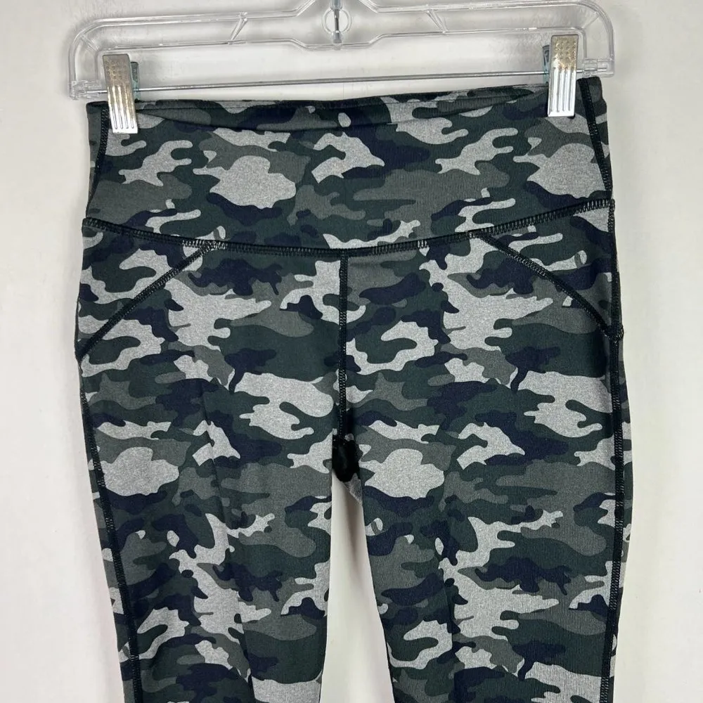 Lima Capri Leggings in Moss Camo Size XS EUC T2508 - Image 3