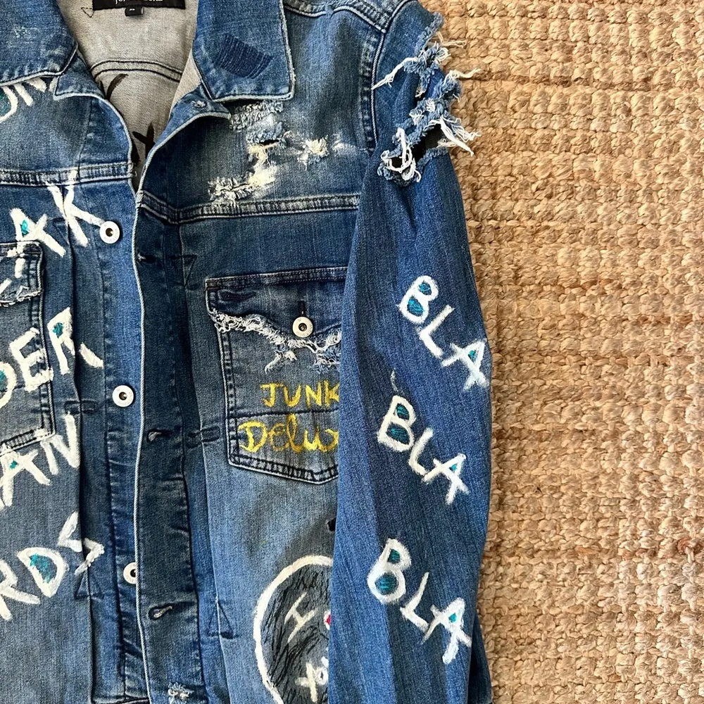 JUNK DE LUXE DISTRESSED DENIM JACKET HAND - Image 4