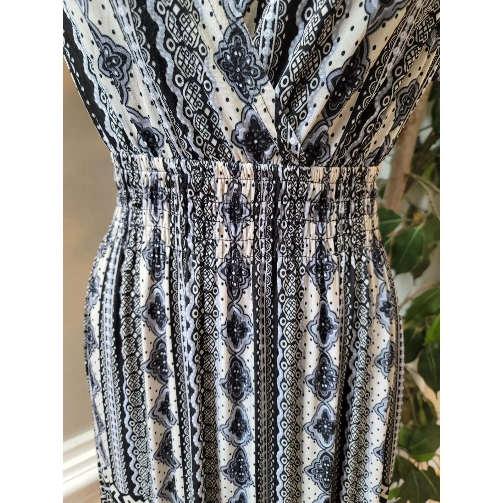 Cristinalove Dress Women Small Black White Printed V Neck Casual - Image 4