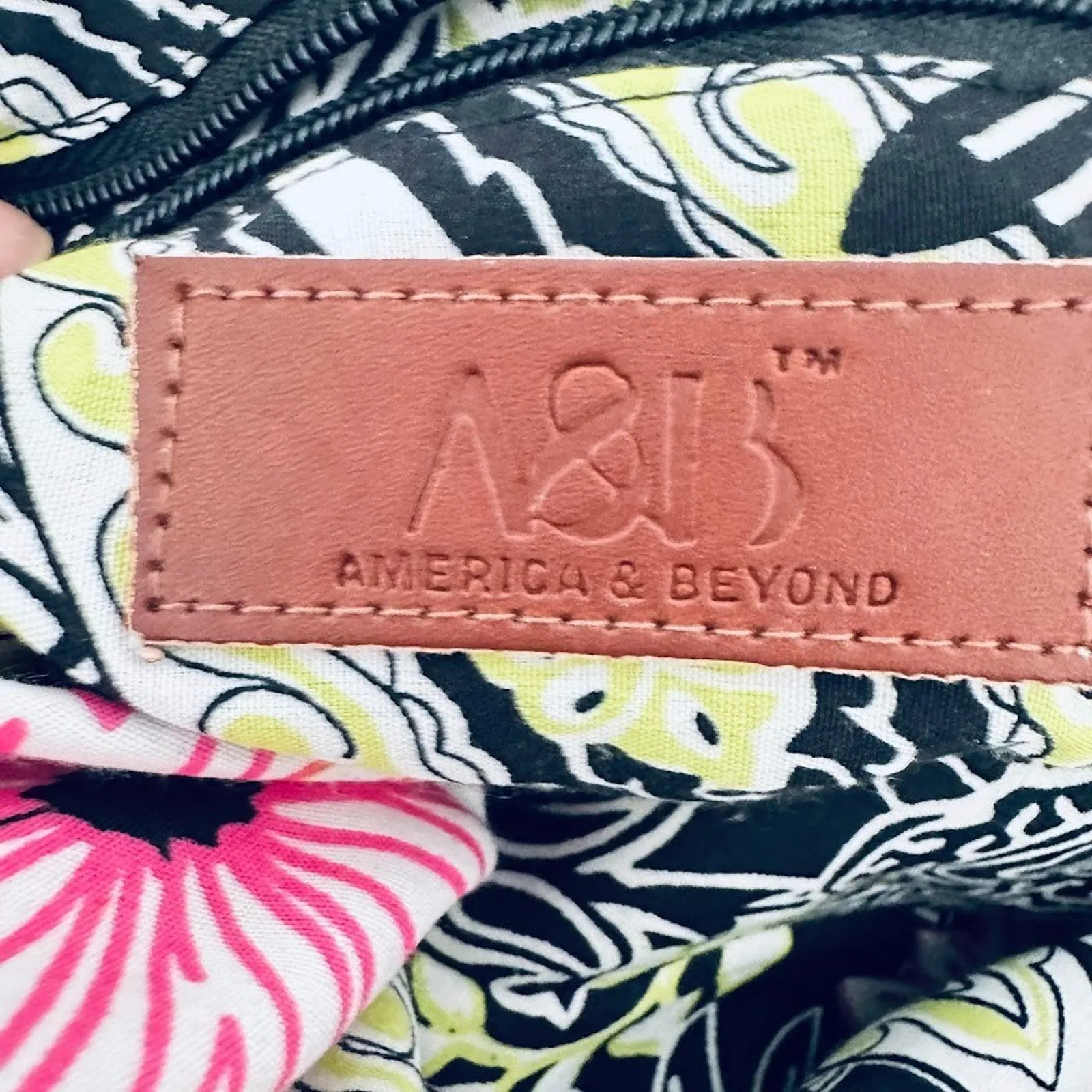 America & Beyond Floral Boho Shoulder Zip Tote Bag Purse Green Pink - Image 10