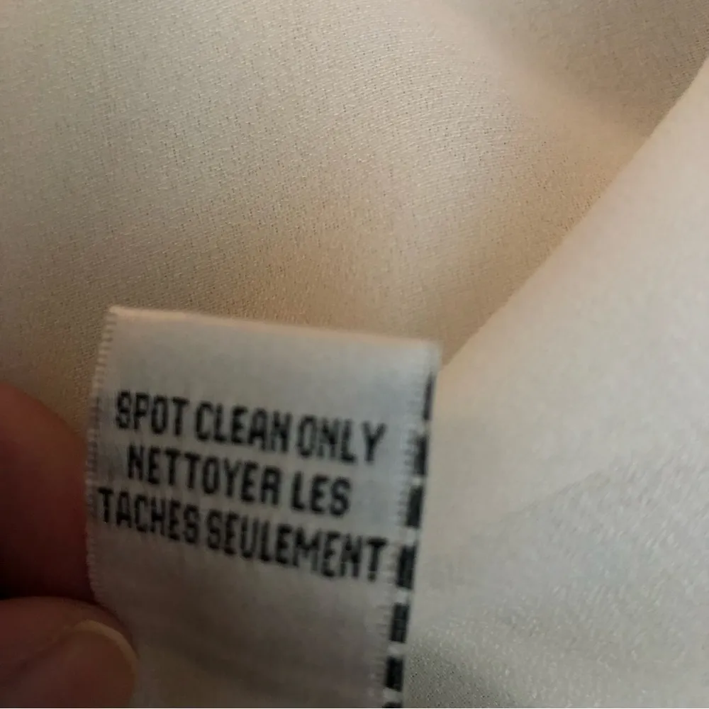 Mark and James by Badgley Mischka silk blouse with jeweled bird sz small - Image 8