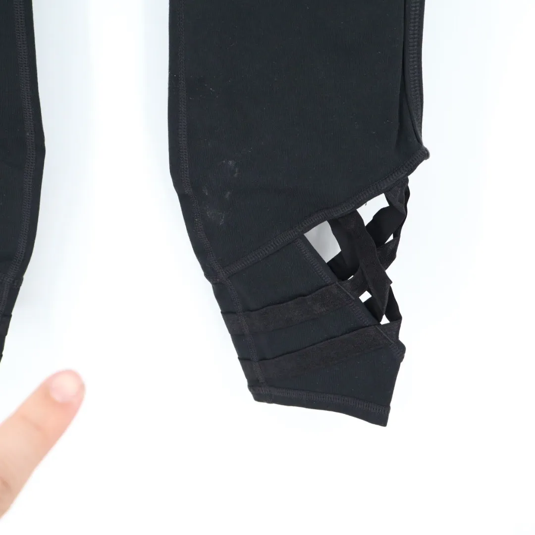 Athleta Black Lattice Cutout Capri Leggings Size MP - Image 6