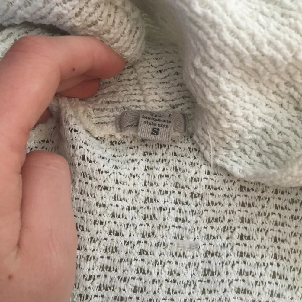 Off shade white cardigan long sleeve never worn - Image 4