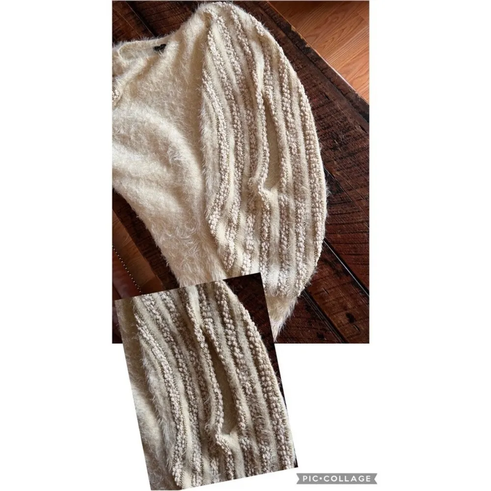 Women’s almond color mohair style sweater size large - Image 4