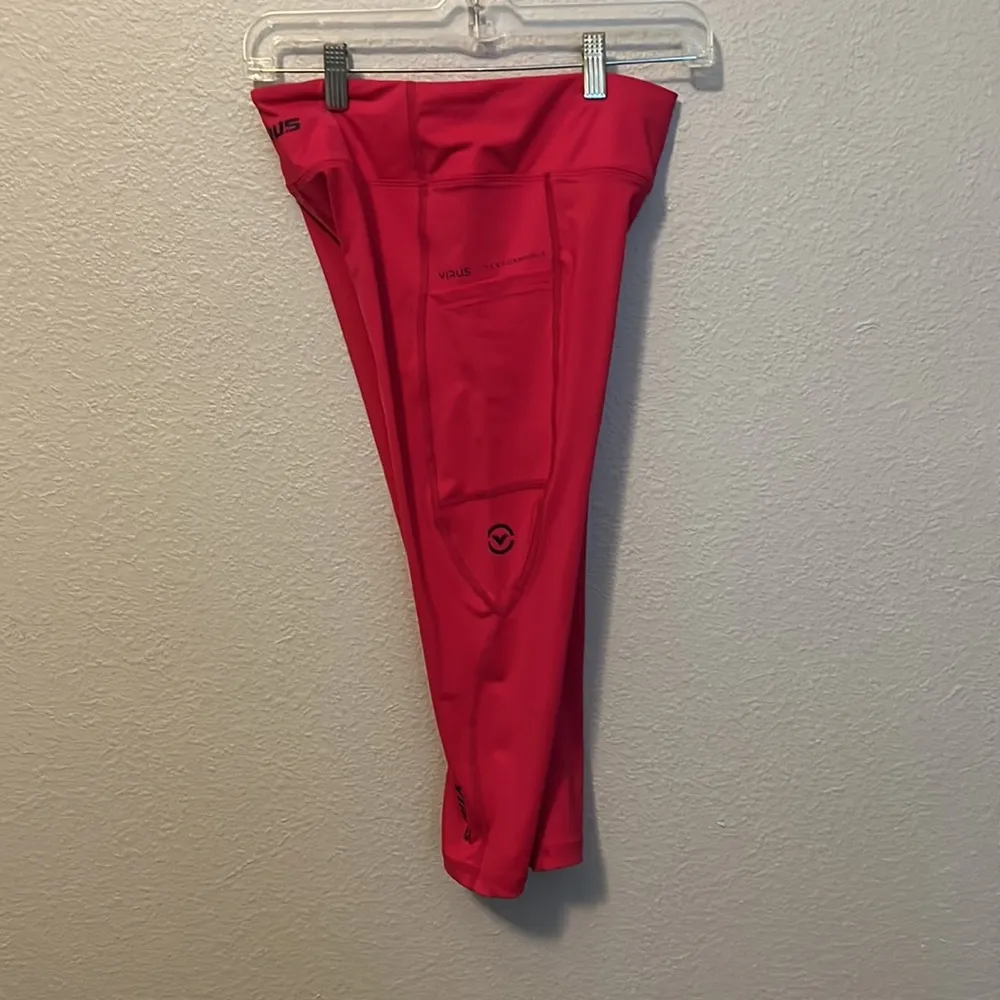 Virus Crop Legging Size Small Raspberry Pink - Image 3