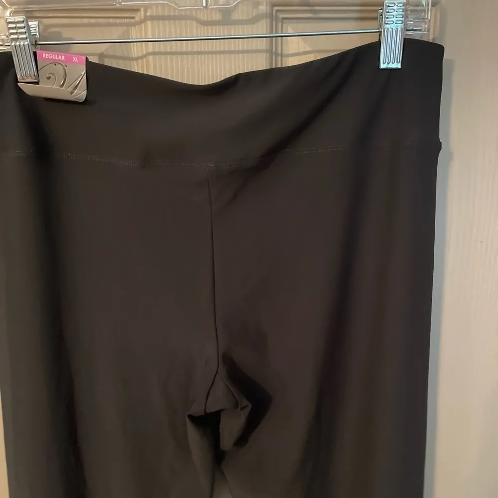 Weekend active by Marika bootleg leggings. NWT Size XL - Image 7
