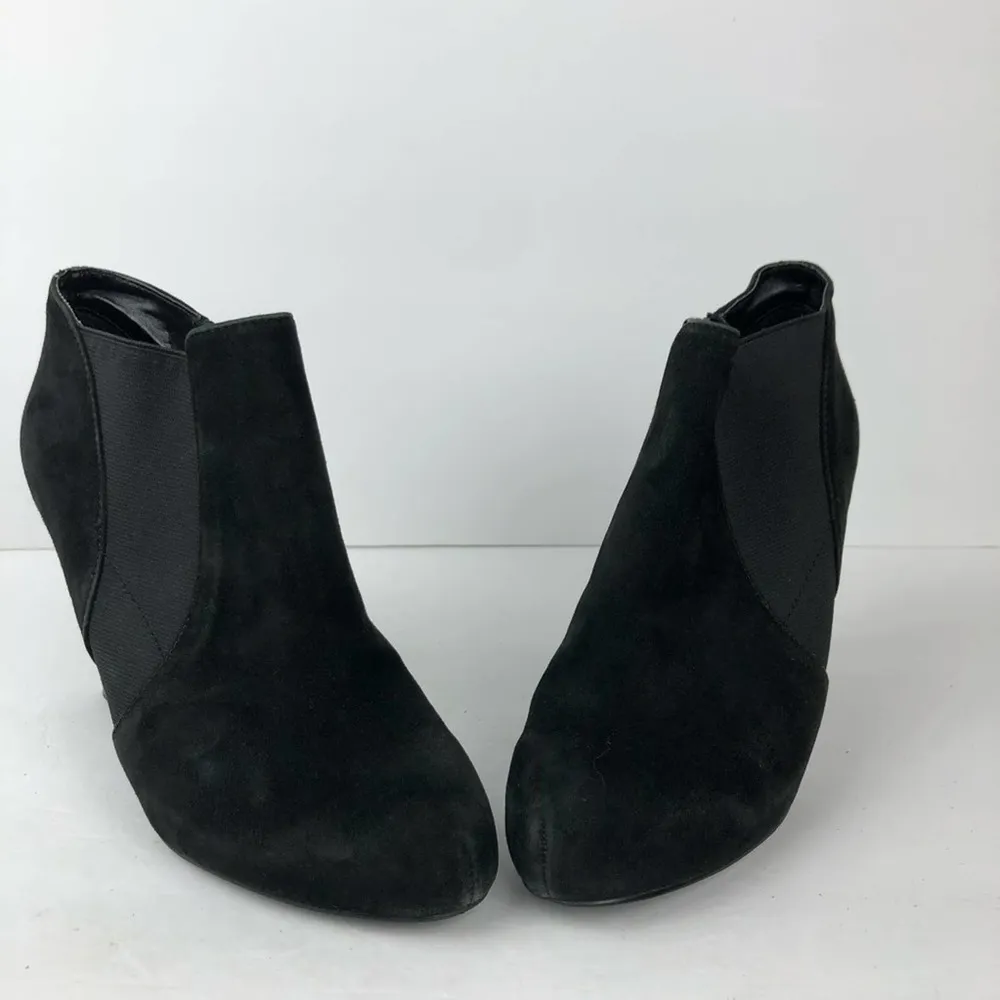 Tahari Suzi Suede Ankle Bootie in Black Size 6 - Image 13