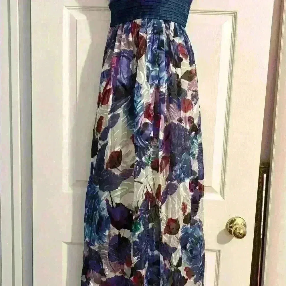 Authentic BCBG Maxazria - Image 7