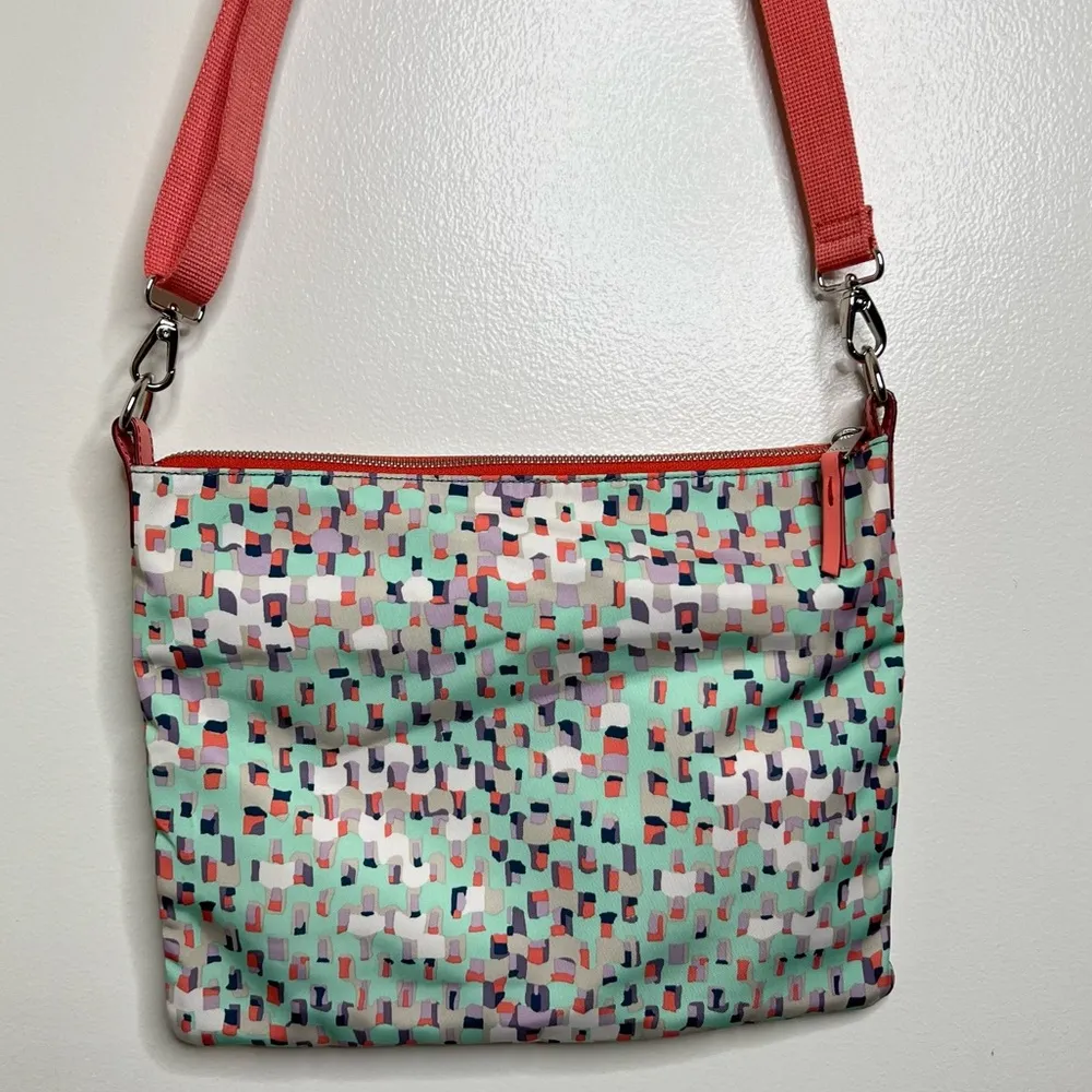 Fossil KeyPer Crossbody Bag Purse Mint and Coral Geometric Zip Closure 12 by 9” - Image 2