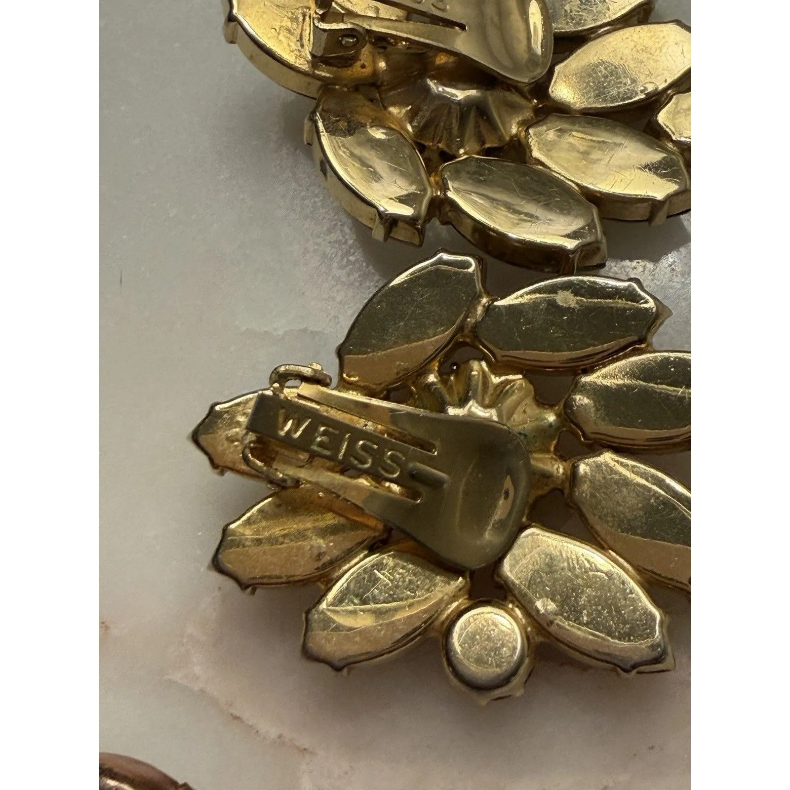 Vintage Weiss Signed Rhinestone Brooch & Clip Earring Set – Aurora Borealis Gold - Image 6