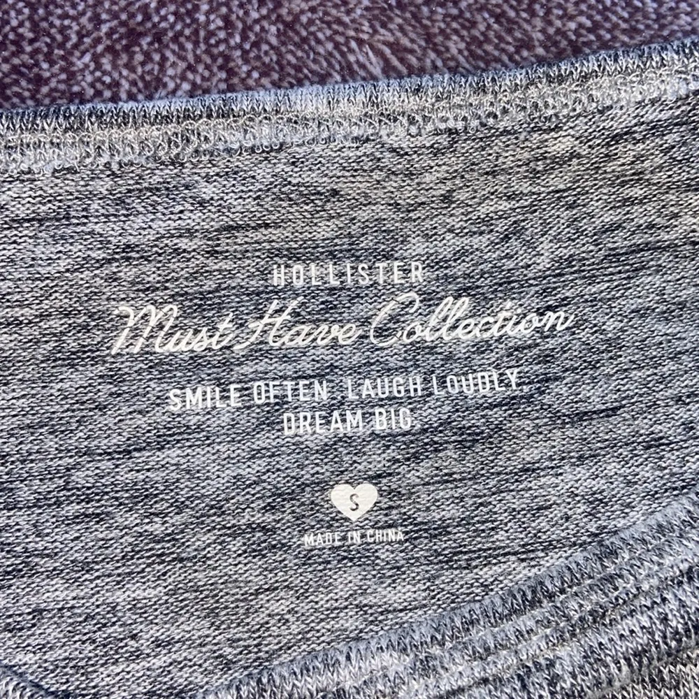 Hollister  Long Sleeve Shoulder Cut Shirt - Image 3