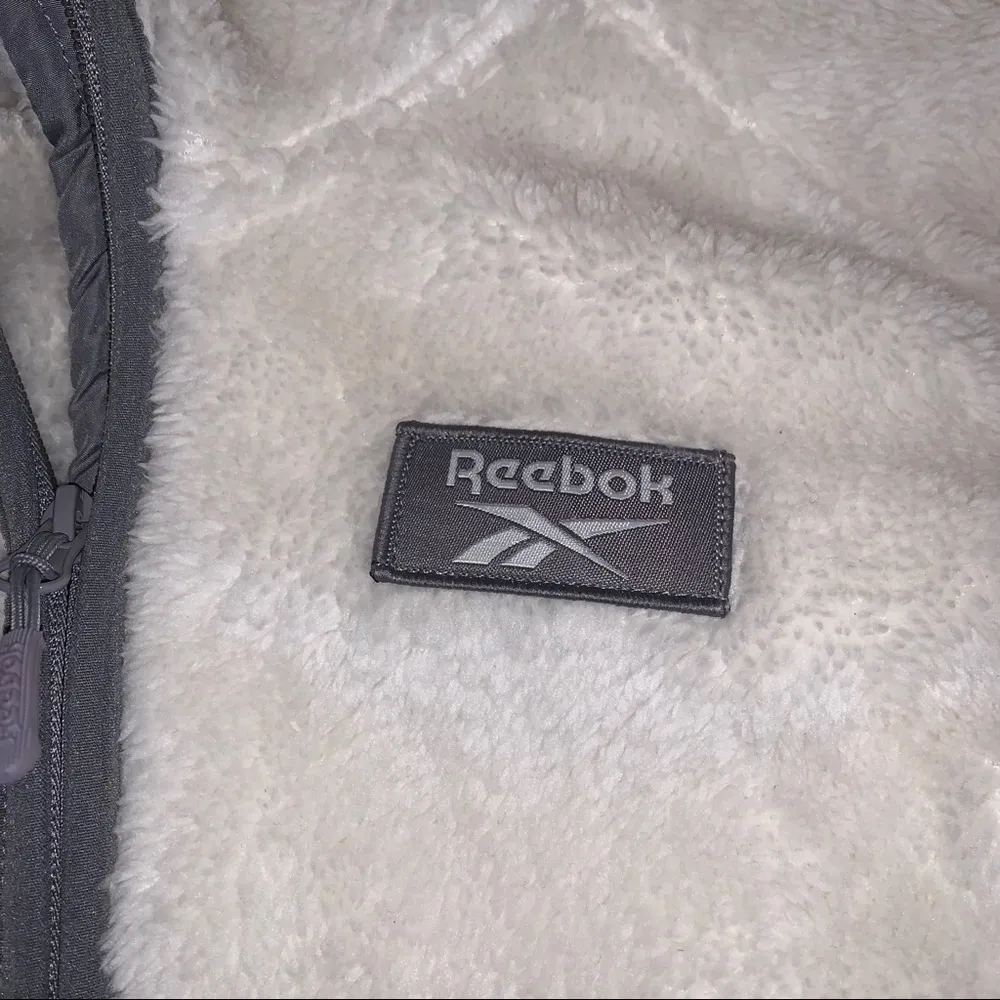 NEW! Reebok Cream Fleece Fuzzy Zip Jacket w/ Hood NWT - Image 4