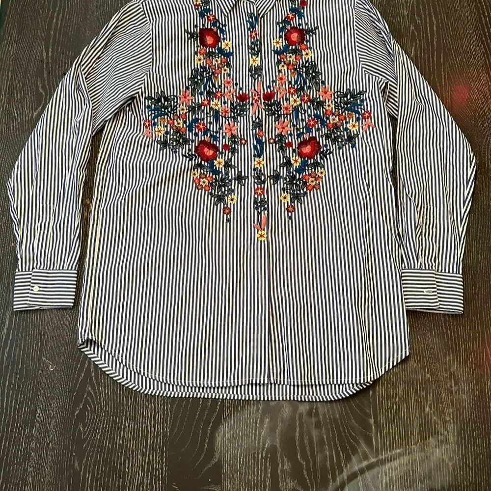 Zara Women's XS Blue Striped Embroidered Poplin Button-Up Long Sleeve Shirt - Image 3
