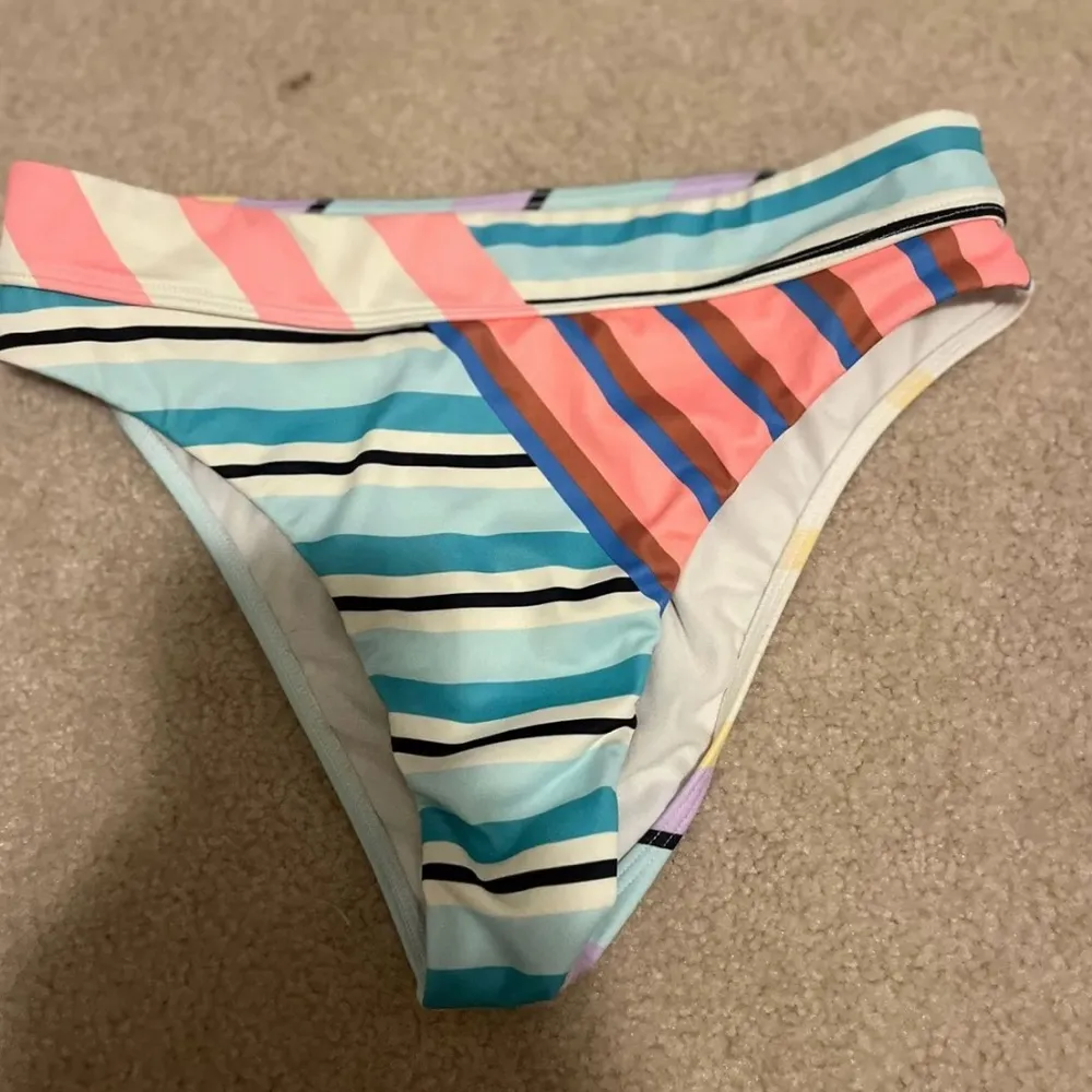 "Break A Dawn Maui Rider" Bikini Bottoms - Image 3