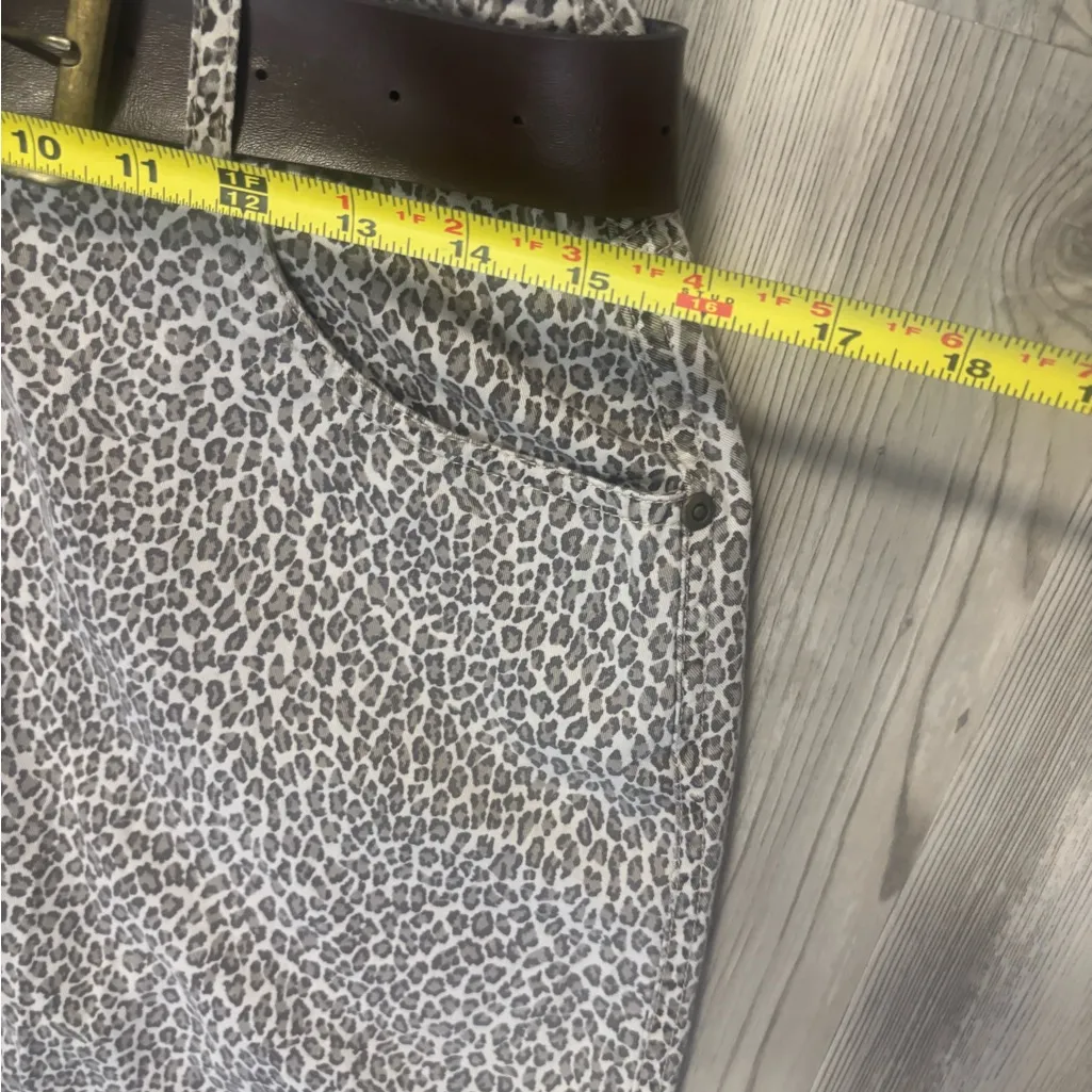 Liz Claiborne Animal Print Mini Skirt with Dark Brown Belt - Image 5