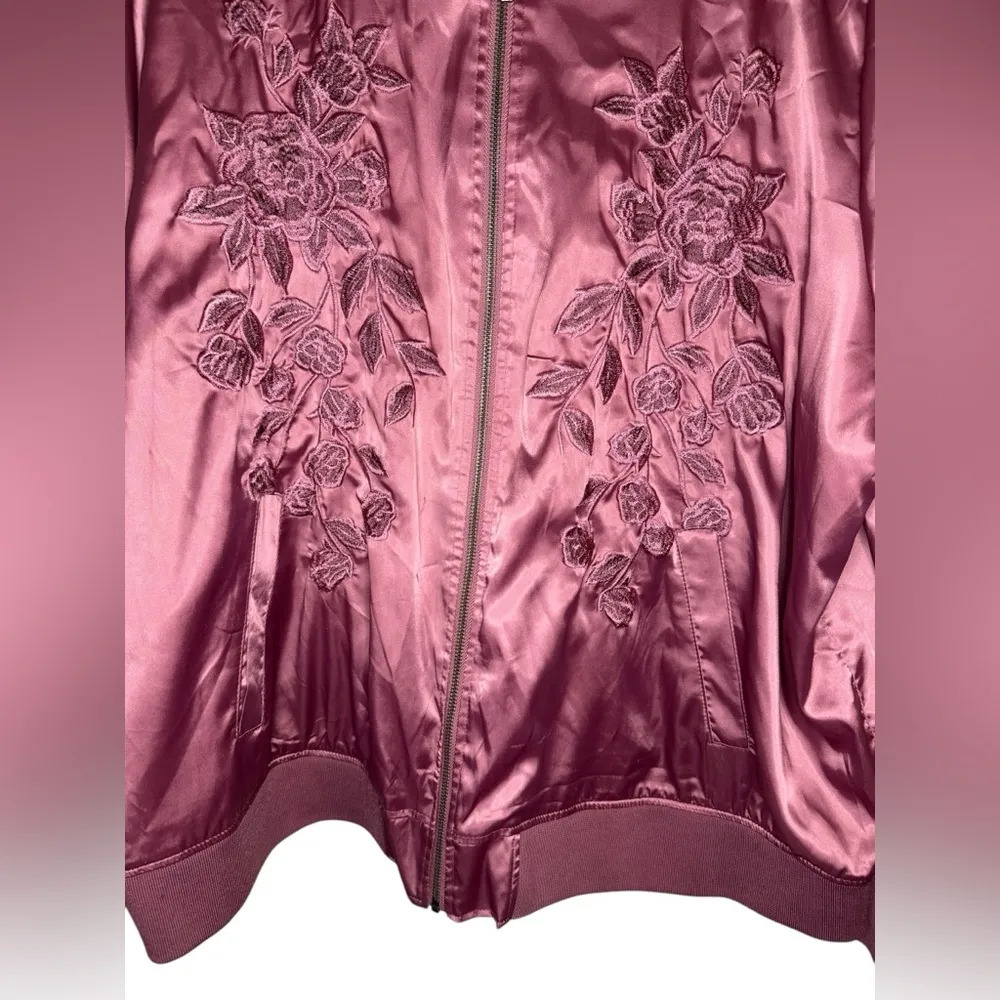 Torrid  Satin Floral Embroidered Bomber Jacket Size 4 Rose Pink - Image 4