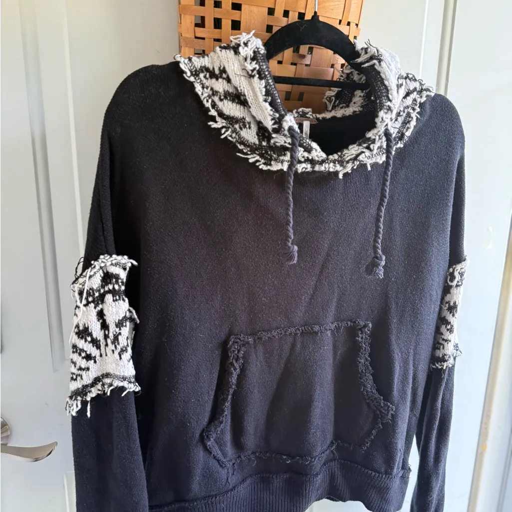 Free People Black and White Patterned Hoodie - Image 4