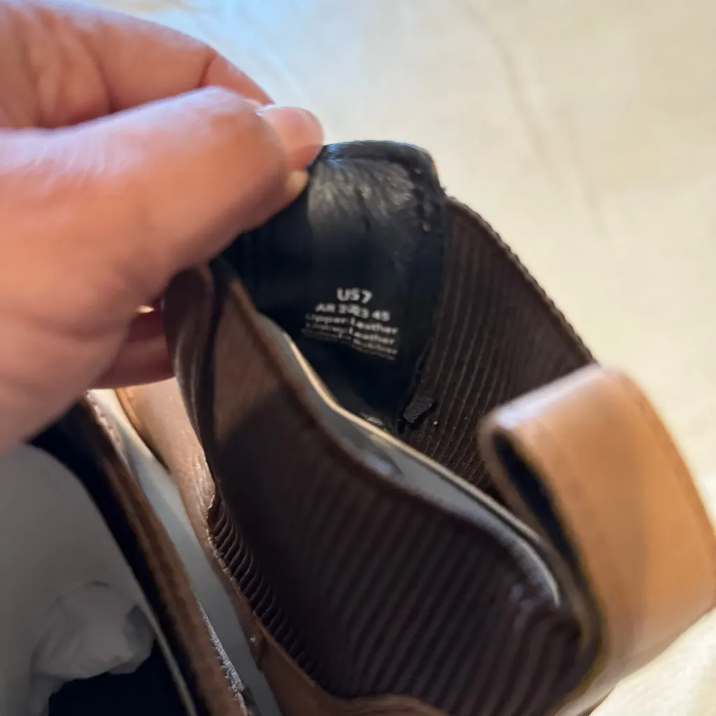 NWOT Nisolo Carmen Chelsea Size 7 - Image 6