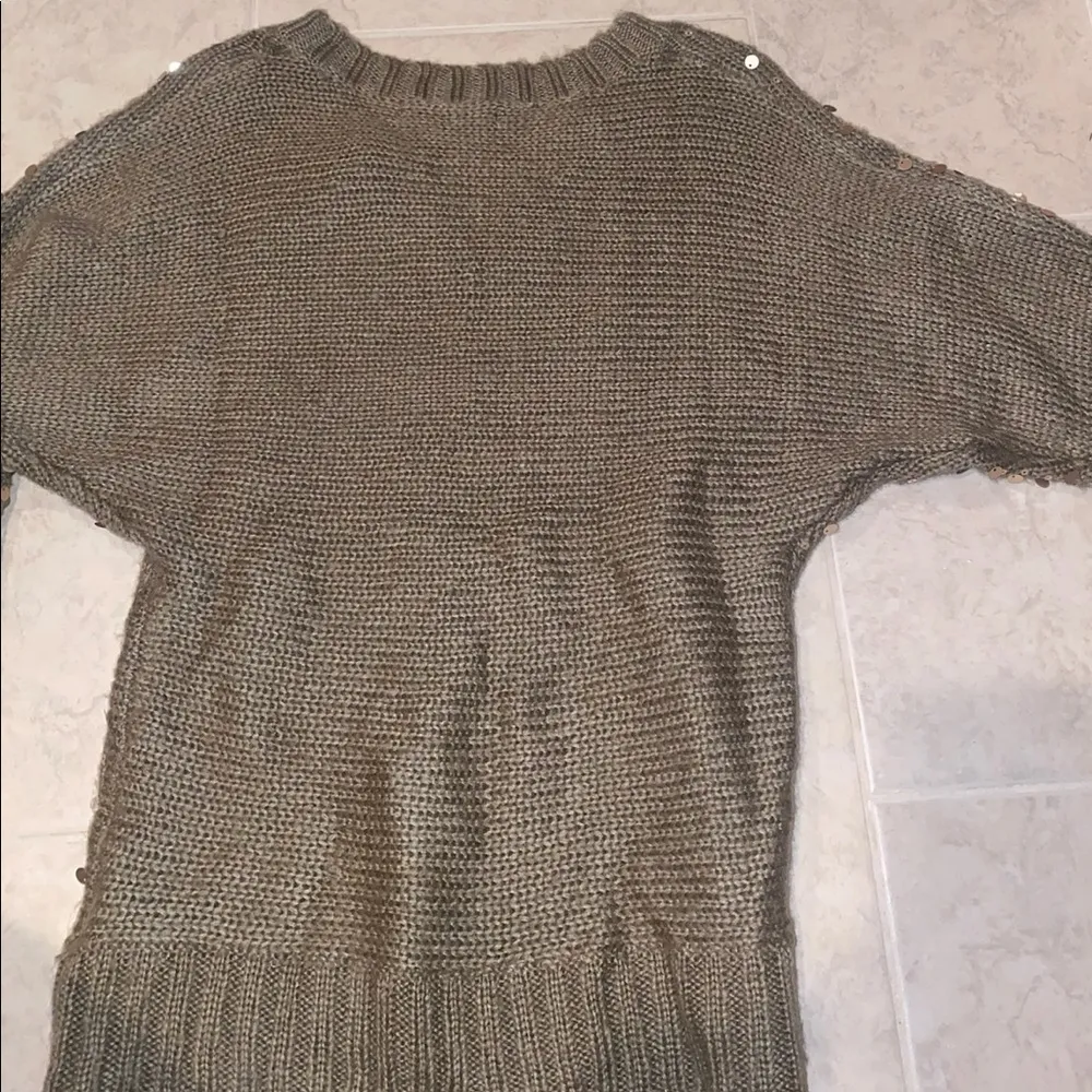 Forever 21 sequin sweater - Image 4