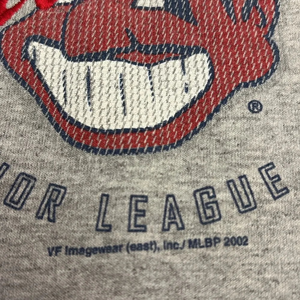 Vintage 2005 Lee Sport Gray Cleveland Indians MLB Logo Women's T - Image 5