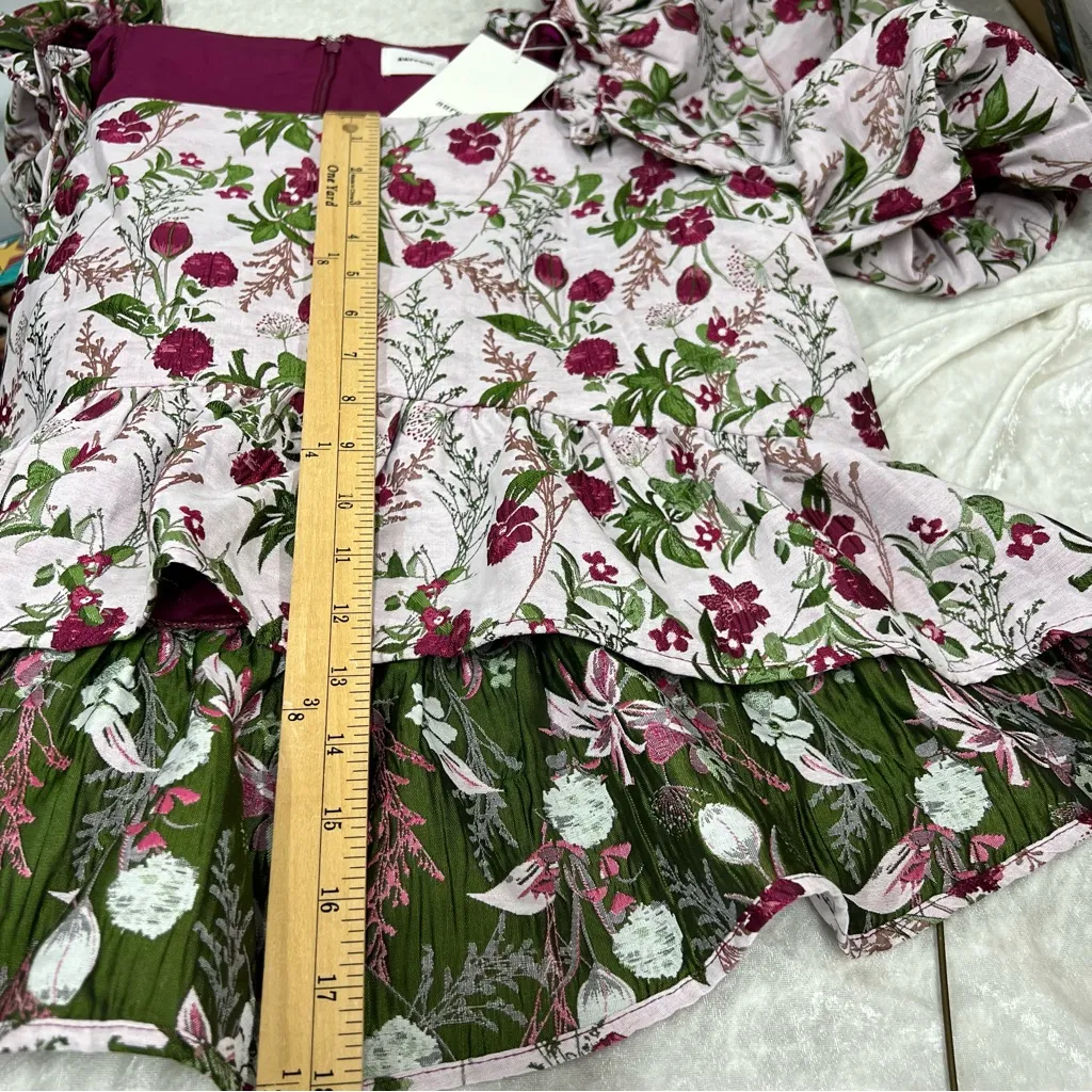NWT L maroon pink Floral Puff Sleeve tapestry Top botanical print feminine Size L - Image 7