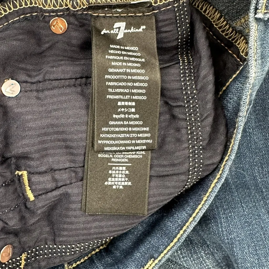 NEW/NWT 7FAMK Relaxed Mid Roll Jean Shorts Medium Wash Distressed Size 31 - Image 6