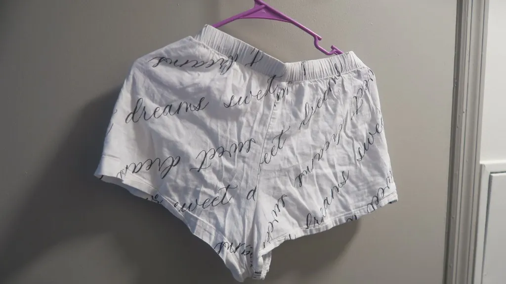 Victoria's Secret sweet dreams all over pajamas shorts in white and black size small. - Image 8