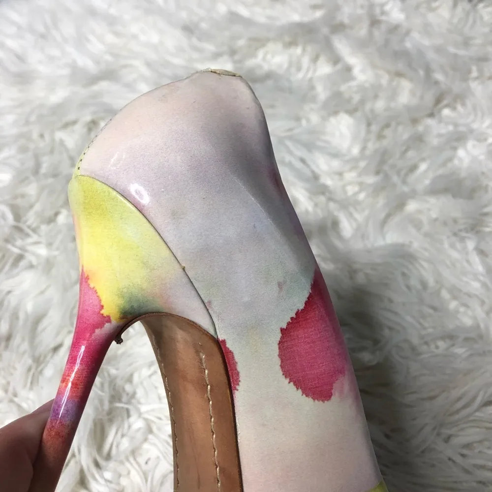 Alice + Olivia Danny watercolor platform pumps size 38 - Image 4