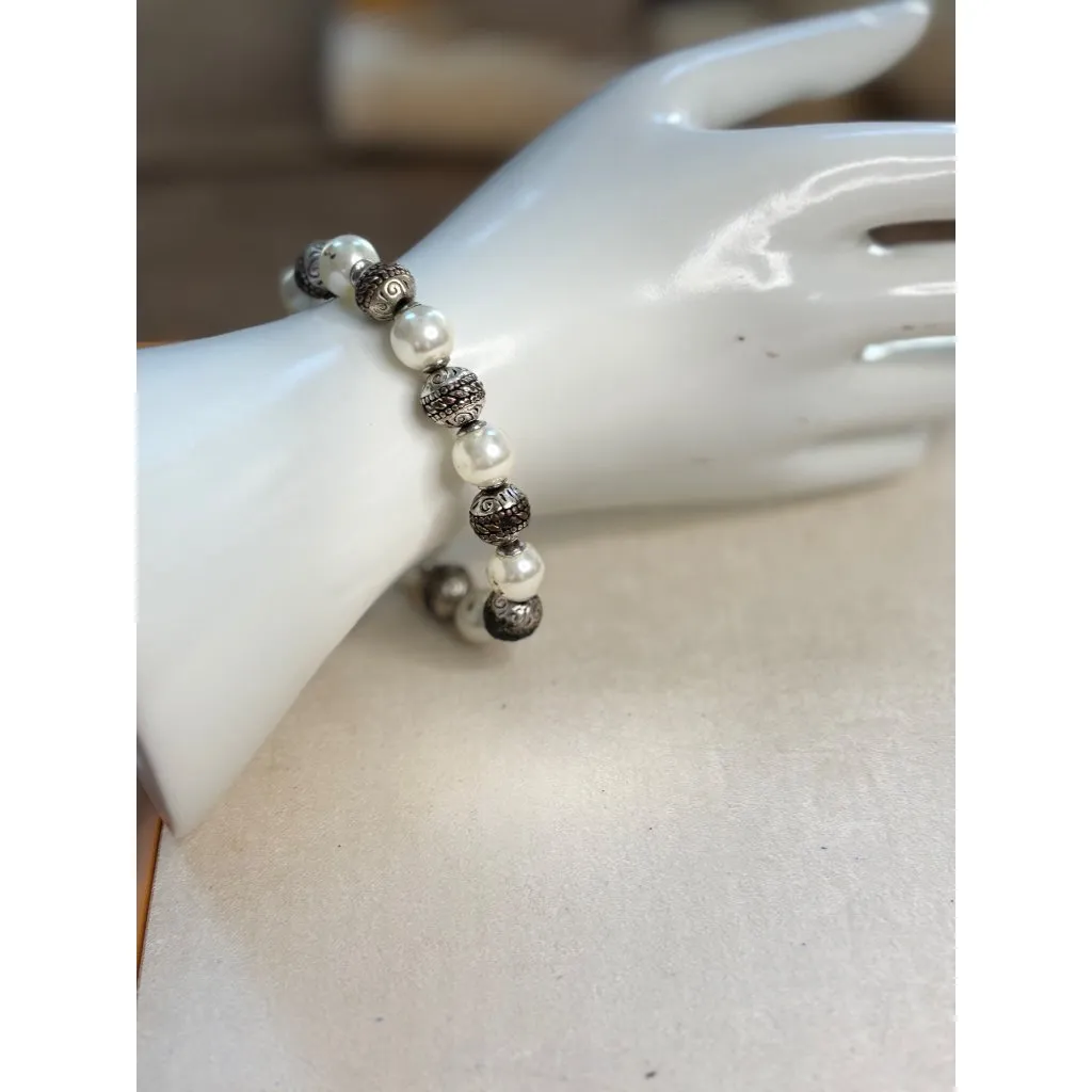 Vintage Style Faux Pearl & Metal Bead Stretch Bracelet For Women - Image 7