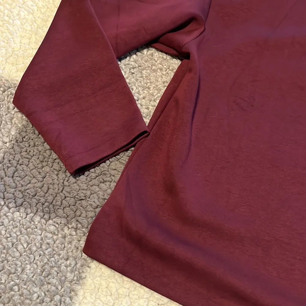 New H&M Woman’s Eggplant Colored Top Size Large NWT - Image 6