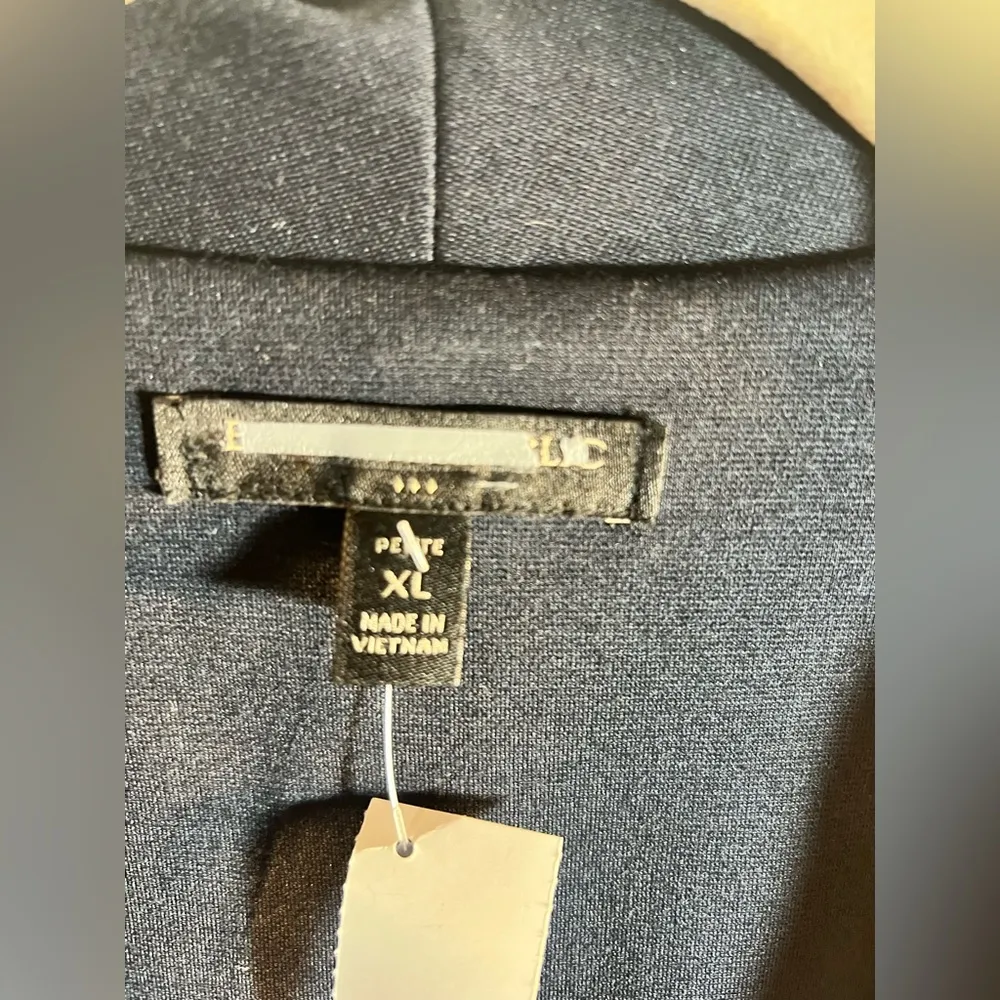 Banana Republic NWT, XL petite navy jersey,
Blazer/ jacket. Lovely fabric-staple - Image 3