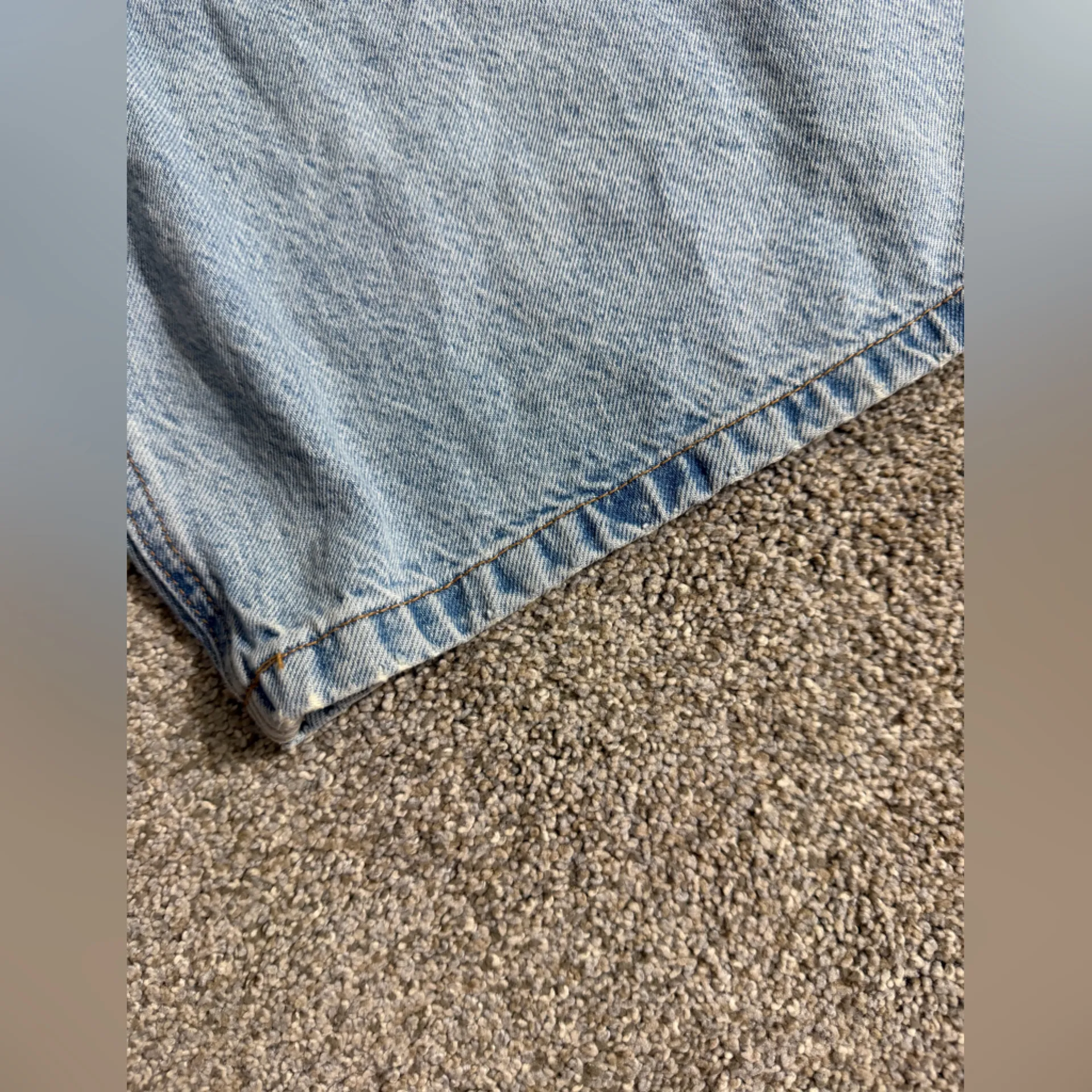 Abercrombie & Fitch A&F Mid Rise Loose Short in Light Wash Blue Denim Size 29 - Image 9