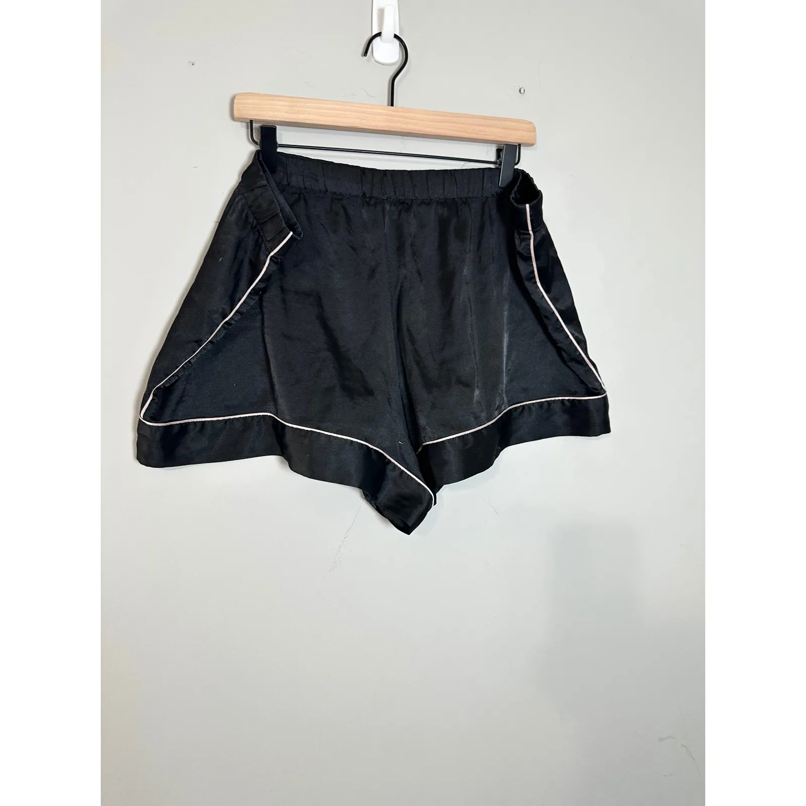 Victoria's Secret Black Satin Pajama Shorts Pink Trim Drawstring Sleepwear XXL - Image 3