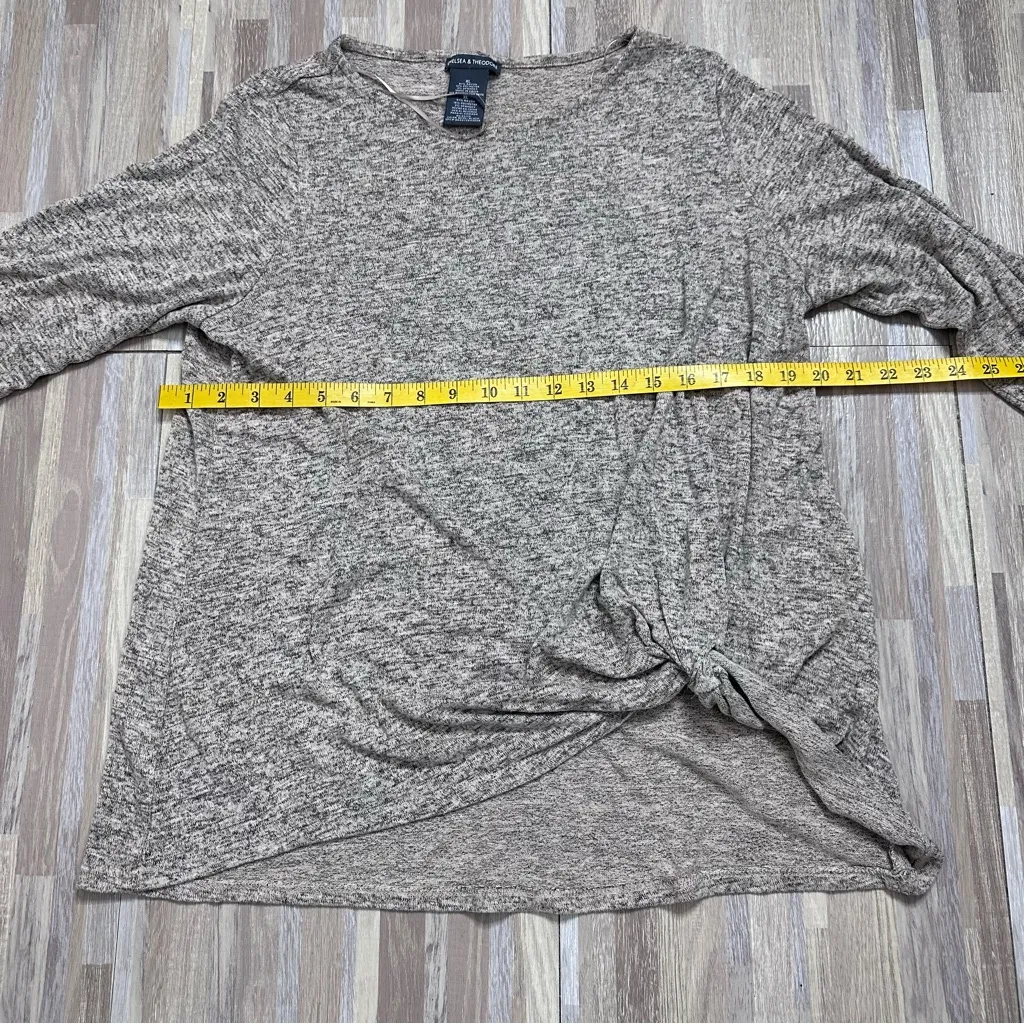 Chelsea & Theodore Tan and Black Knit Top with Tie Front, Women’s XL - Image 3