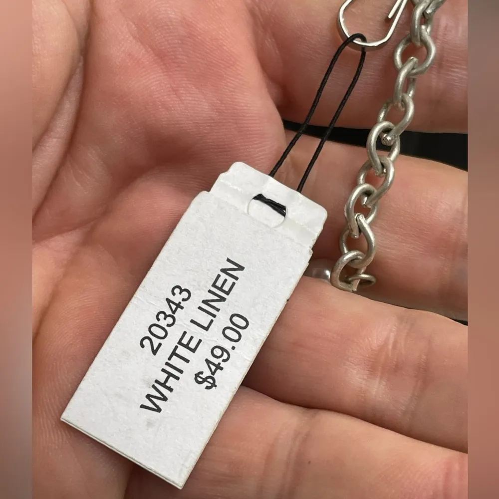 Premier Designs  white linen statement necklace - Image 4