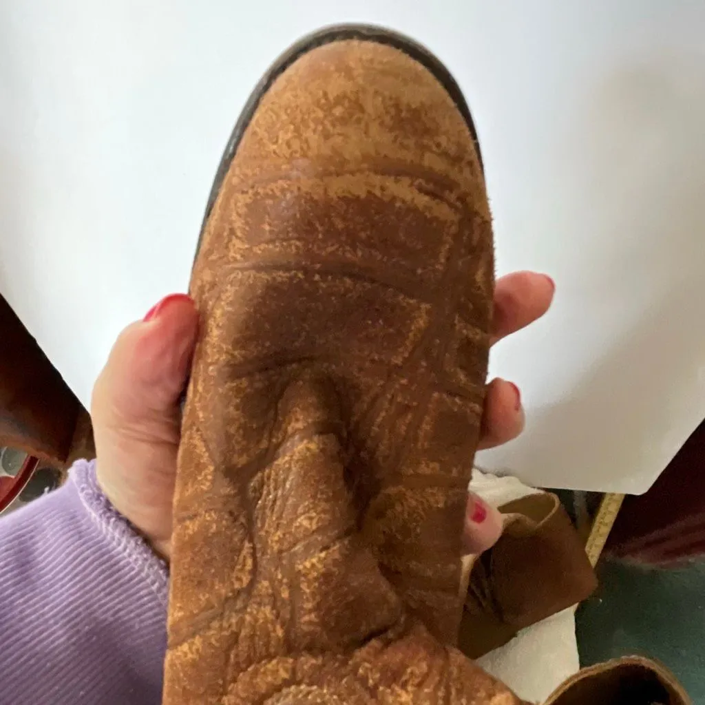 Women’s size 8.5 Corral Vintage Cognac Deer knee high western distressed boots. - Image 9