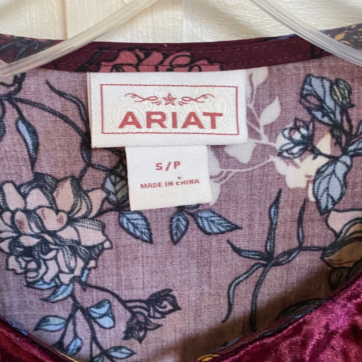 Ariat Women's Roulette Tie Neck Blouse Fancy burgundy Velvet‎ Floral - Small - Image 6