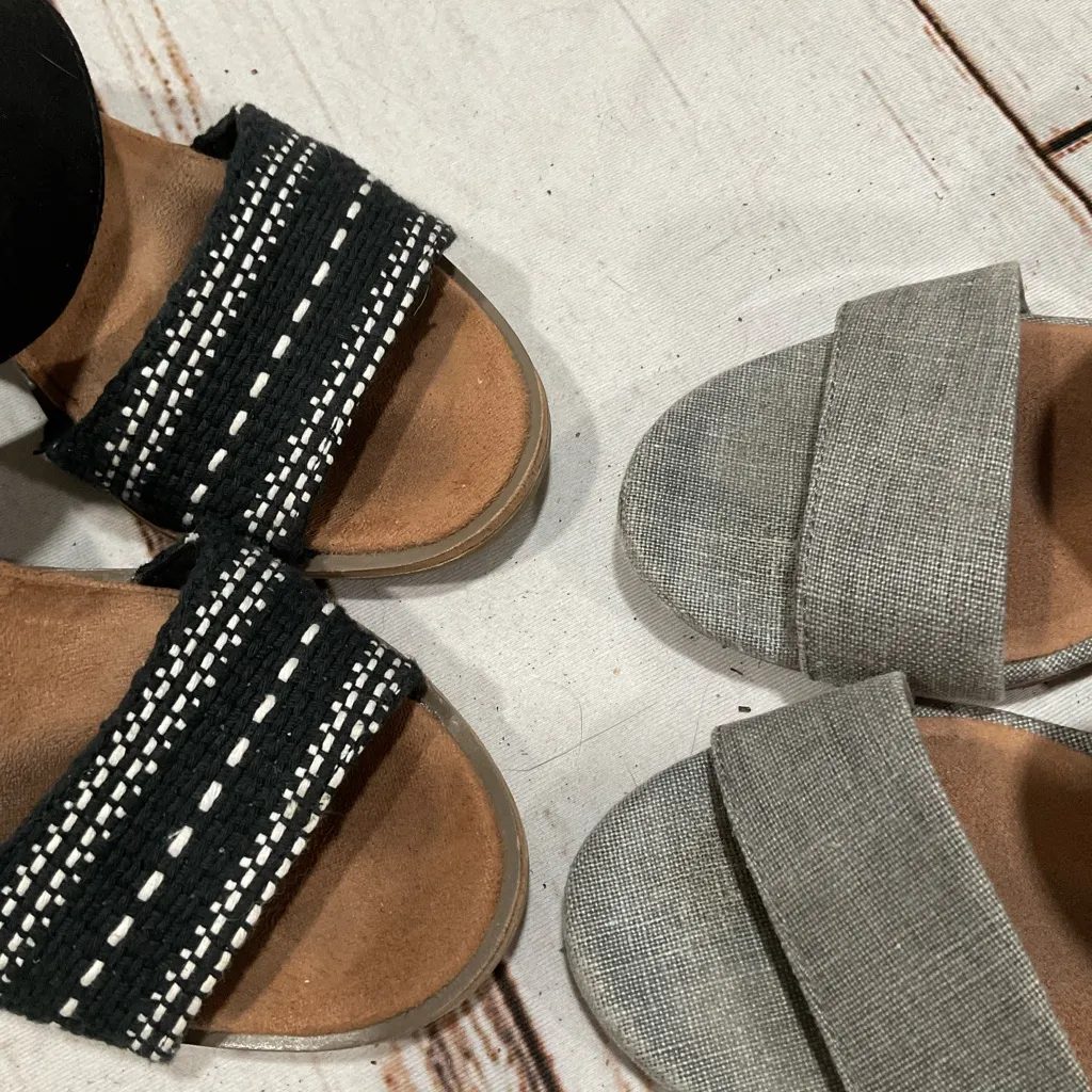 TWO PAIRS OF TOMS SANDALS - Image 4