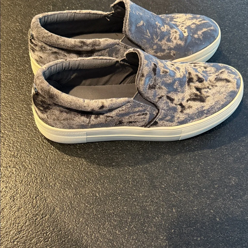 Steve Madden Shoes Women’s 8.5! Gema Crushed Velvet Slip On Sneakers Gray! - Image 6