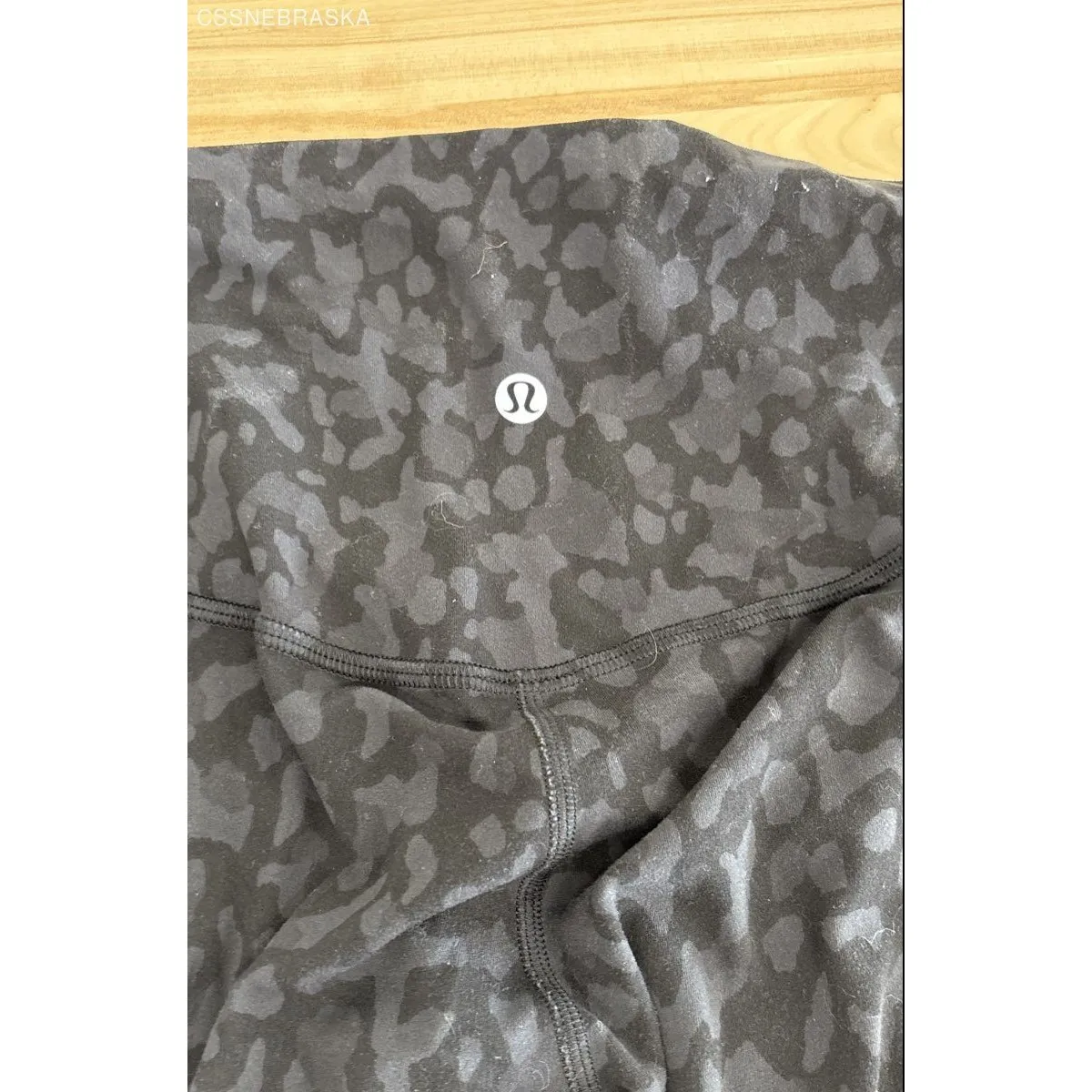 Lululemon Clack Womens Black Cheetah Print Leggings - Size 4 - Image 3