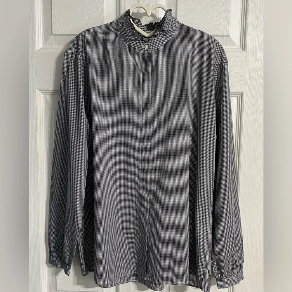 Ines de La Fressange Uniqlo Button Down Top Blue - Image 4