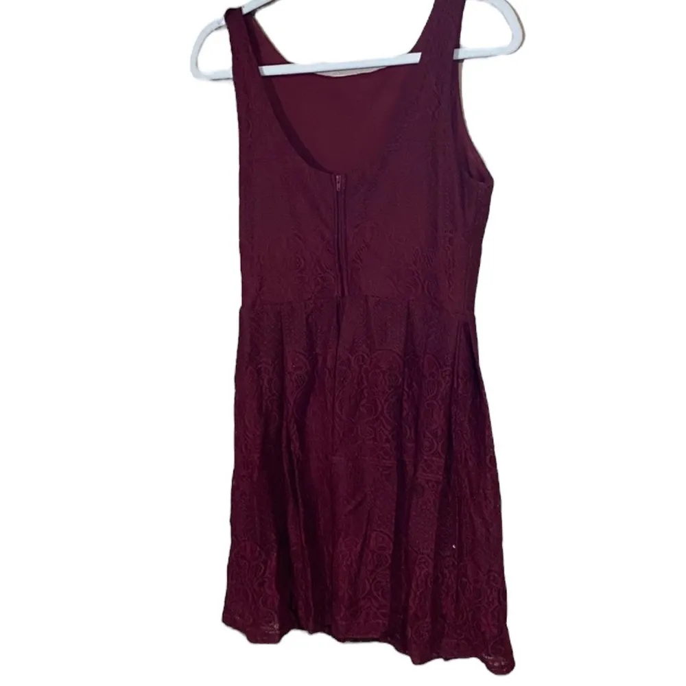 Maroon Red Dress Lace Detail Women’s Size Medium Semi-Formal Design Polyester! - Image 2