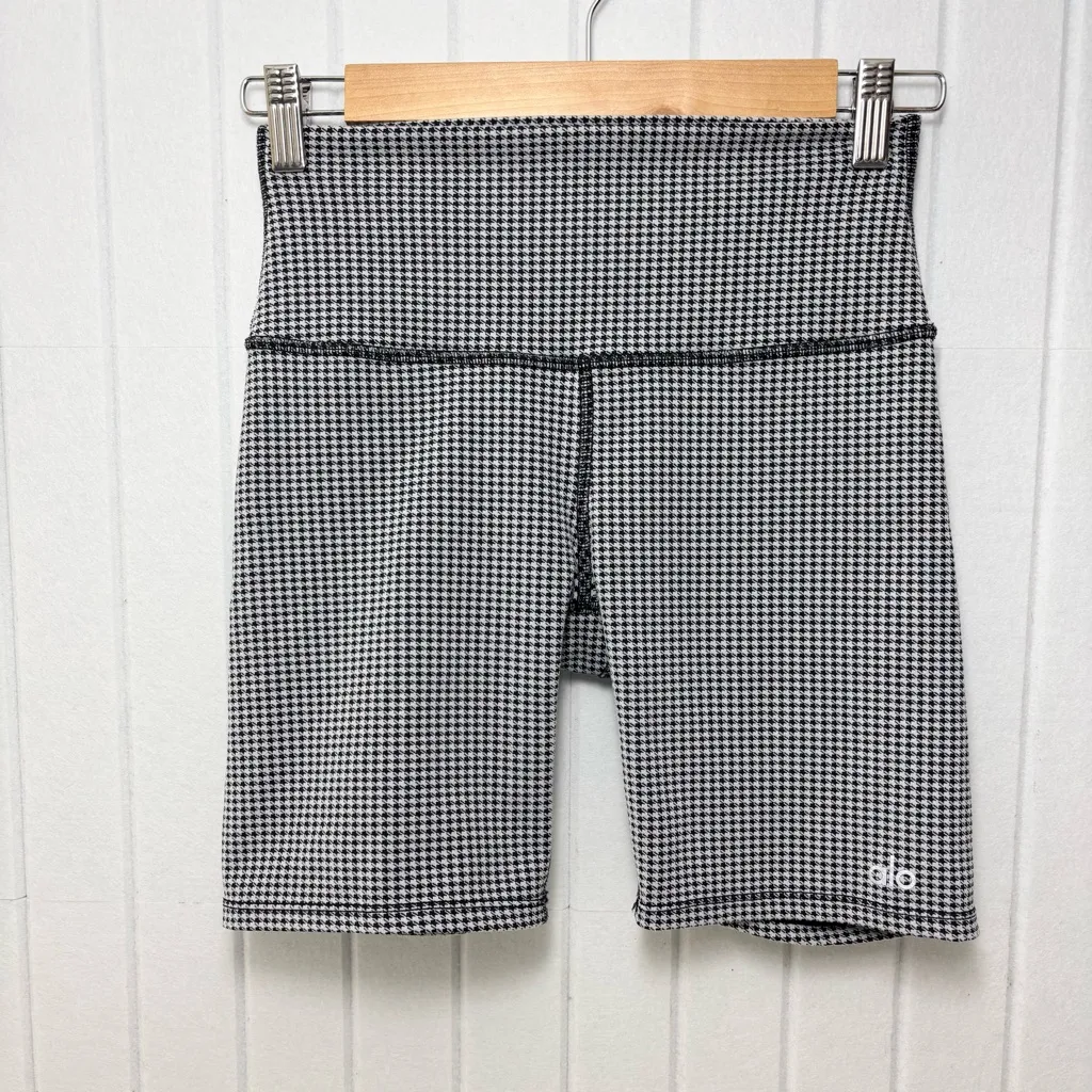 ALO Yoga Black and White Athletic Biker Shorts Micro Houndstooth Size S - Image 2